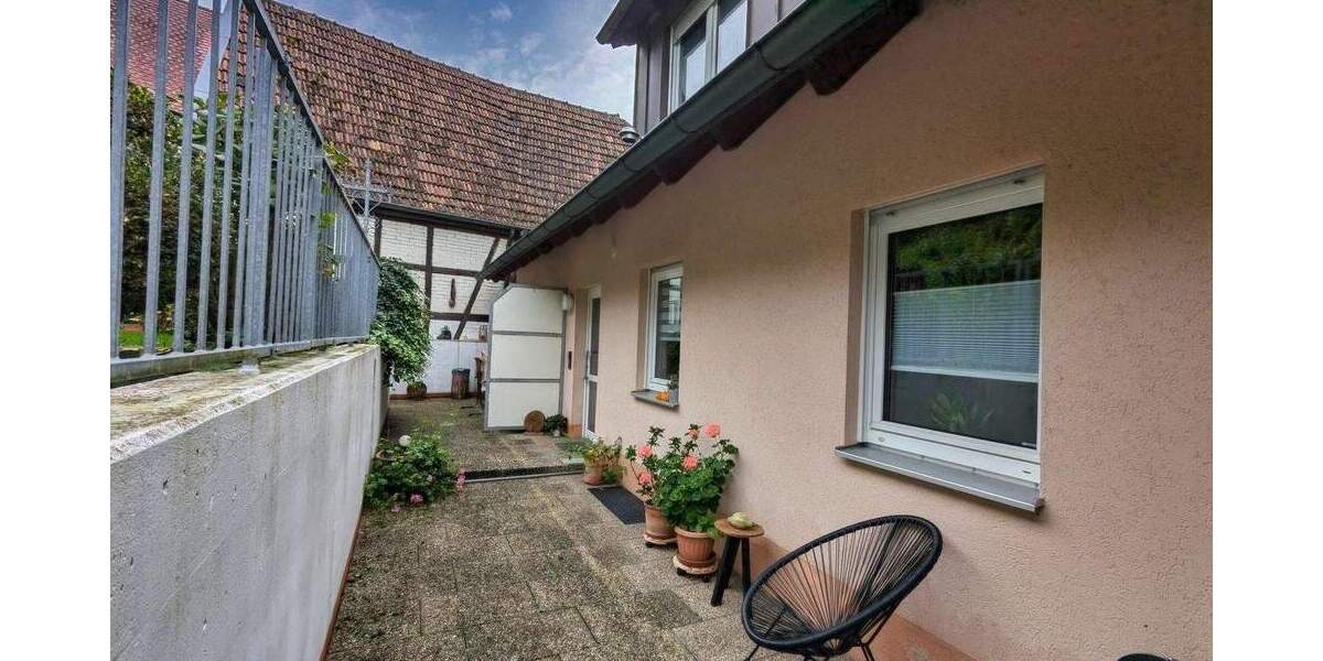 Mehrfamilienhaus, Wohnhaus Roßtal - 7 Zimmer, 183 m&sup2;, 555.000&euro; | Angebot:25676921