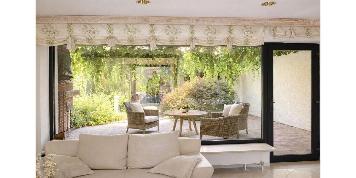 Villa Zirndorf - 6 Zimmer, 308 m&sup2;, 2.400&euro; | Angebot:26605689