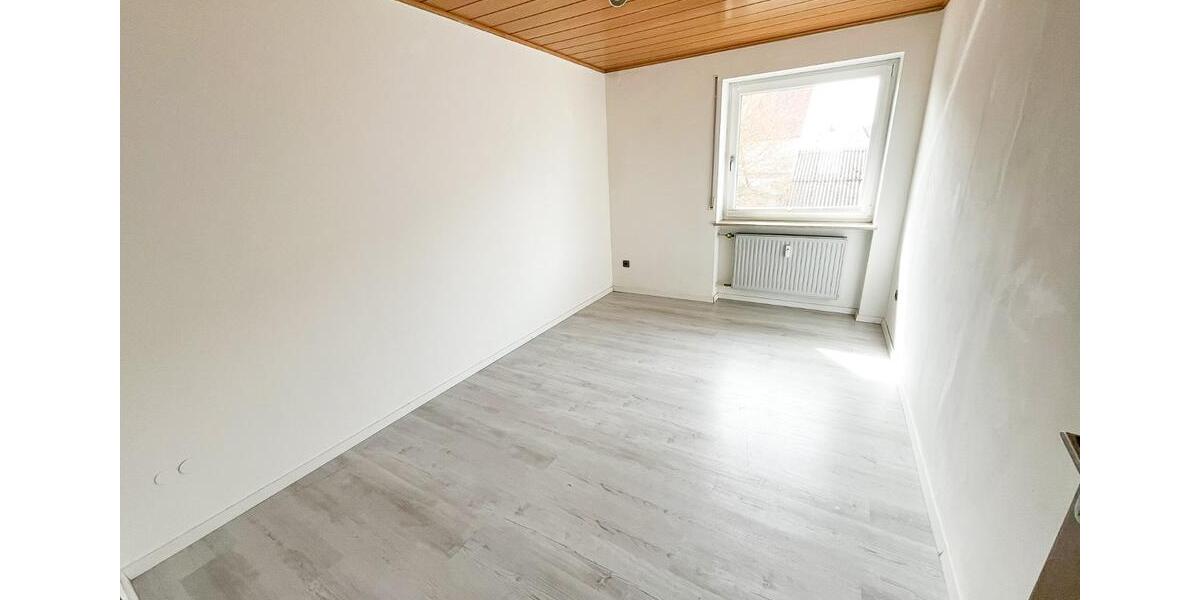 Etagenwohnung Pyrbaum - 5 Zimmer, 123 m&sup2;, 990&euro; | Angebot:25859935