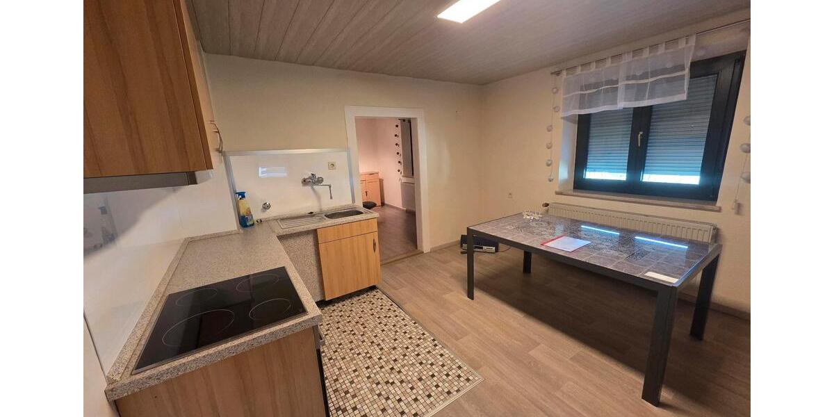 Villa Nürnberg Holzheim - 20 Zimmer, 250 m&sup2;, 4.500&euro; | Angebot:26492253