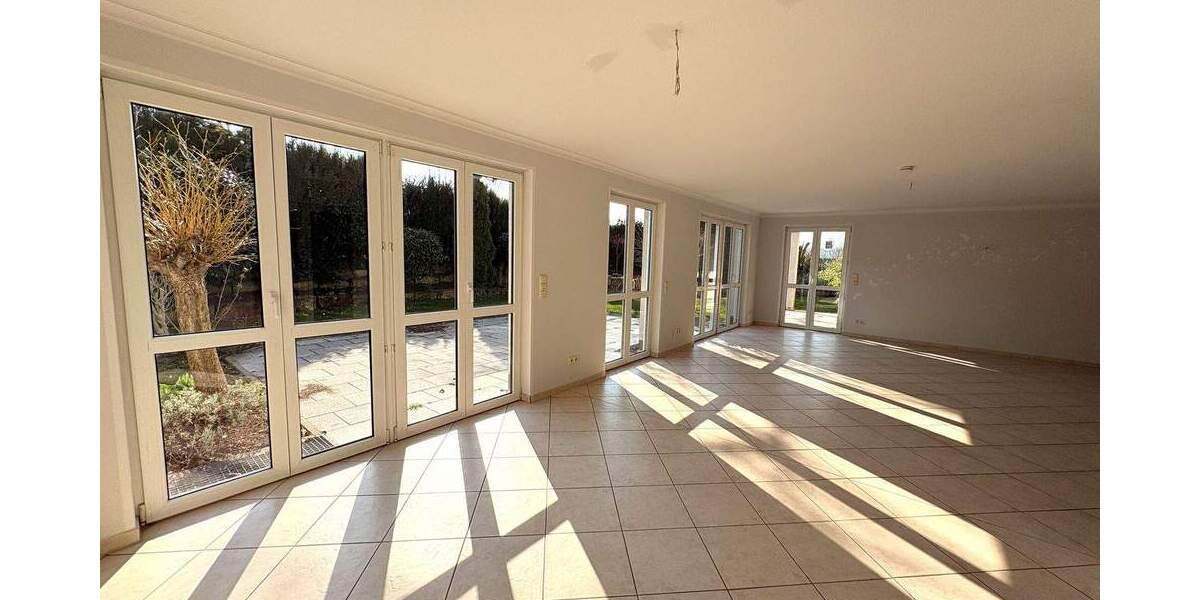 Etagenwohnung Nürnberg Gaismannshof - 4 Zimmer, 145 m&sup2;, 2.000&euro; | Angebot:25940493