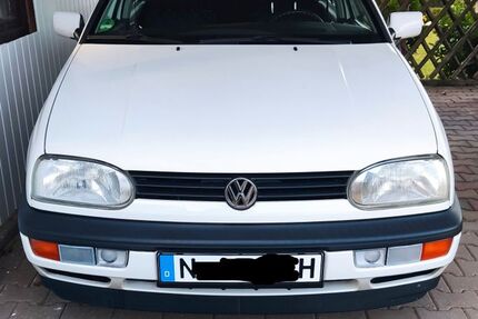 VW Golf 48.000 km 4.950 &euro; OBERASBACH 90522