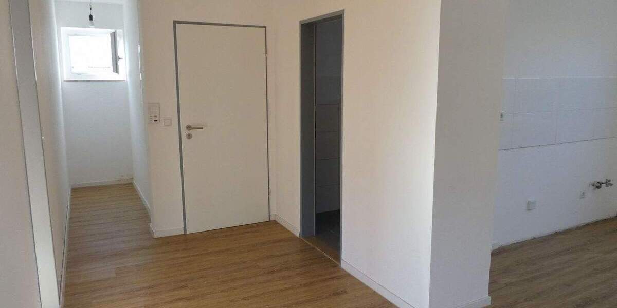 Etagenwohnung Baiersdorf - 4 Zimmer, 100 m&sup2;, 1.200&euro; | Angebot:25797254