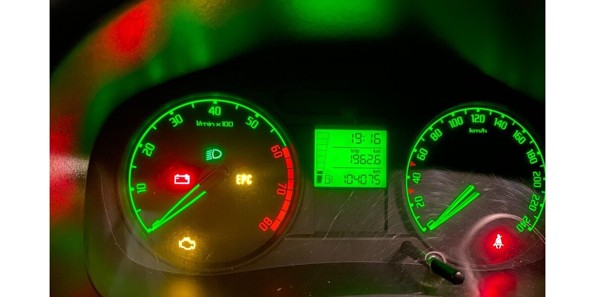 Skoda Fabia 104.075 km 2.999 &euro; Fürth 90744