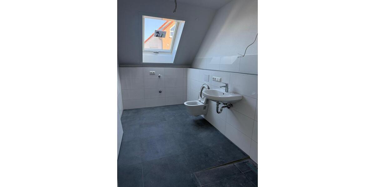 Dachgeschoßwohnung Leinburg - 2.5 Zimmer, 85 m&sup2;, 1.345&euro; | Angebot:24744591