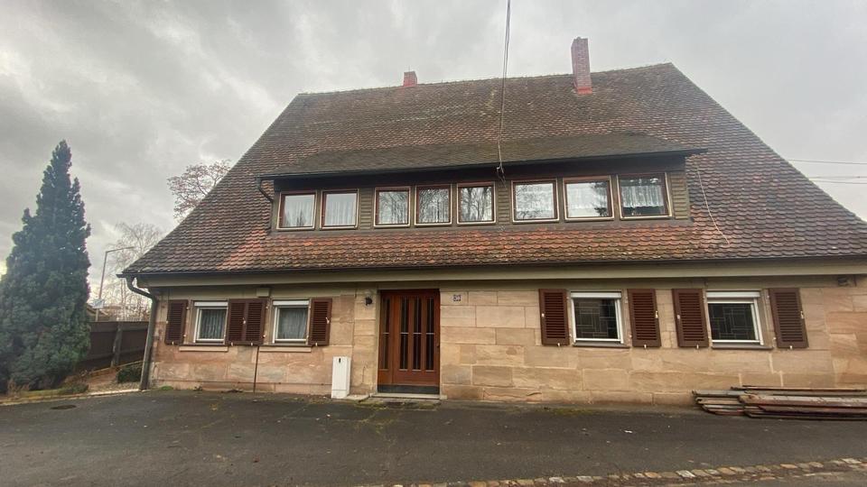 Bauernhaus, Landhaus Nürnberg Gibitzenhof - 8 Zimmer, 250 m&sup2;, 2.500&euro; | Angebot:25767124