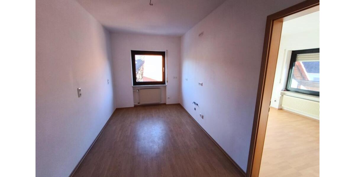 Etagenwohnung Neunkirchen am Brand - 3 Zimmer, 125 m&sup2;, 1.000&euro; | Angebot:24849348