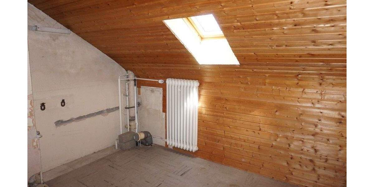 Reihenmittelhaus Nürnberg Röthenbach b Schweinau - 8 Zimmer, 158 m&sup2;, 399.000&euro; | Angebot:25704367