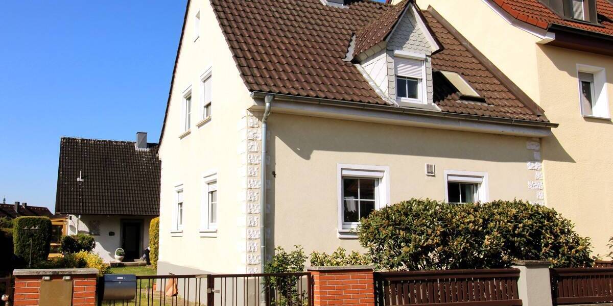 Doppelhaushälfte Roth - 3 Zimmer, 97 m&sup2;, 295.000&euro; | Angebot:25677592