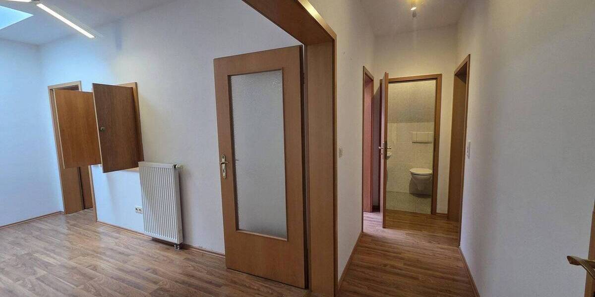 Etagenwohnung Fürth Innenstadt - 2 Zimmer, 77 m&sup2;, 785&euro; | Angebot:26015836