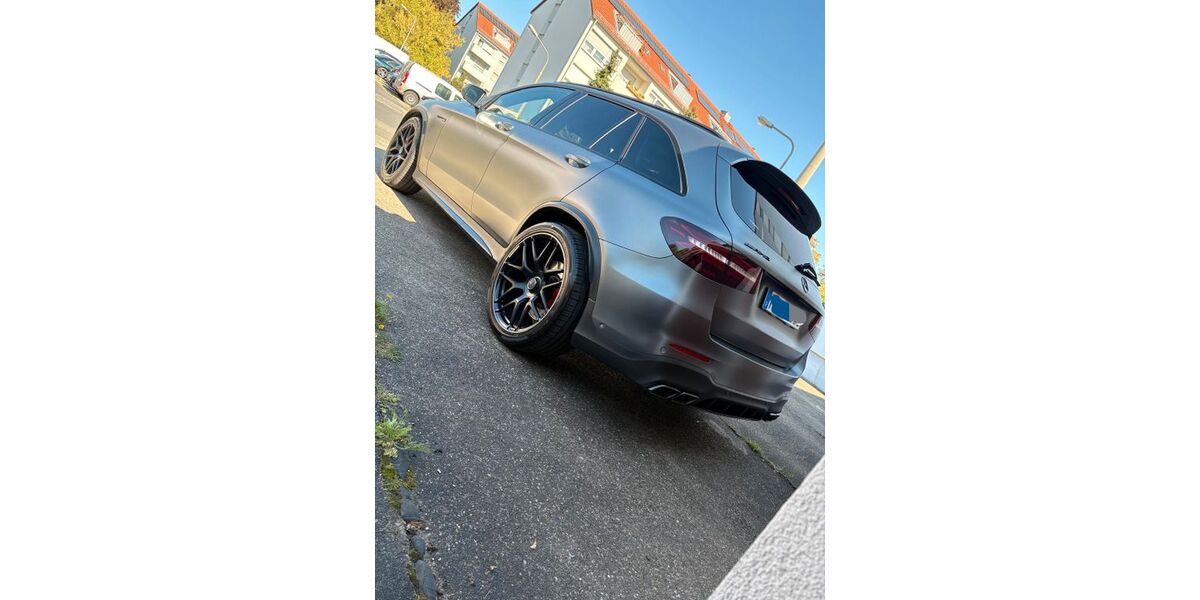 Mercedes-Benz GLC 63 AMG 143.000 km 41.500 &euro; Nürnberg 90443