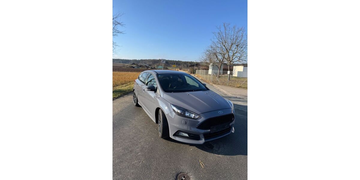 Ford Focus 118.524 km 16.899 &euro; Roßtal 90574