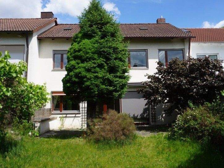 Reihenmittelhaus Nürnberg Röthenbach b Schweinau - 8 Zimmer, 158 m&sup2;, 399.000&euro; | Angebot:25704367