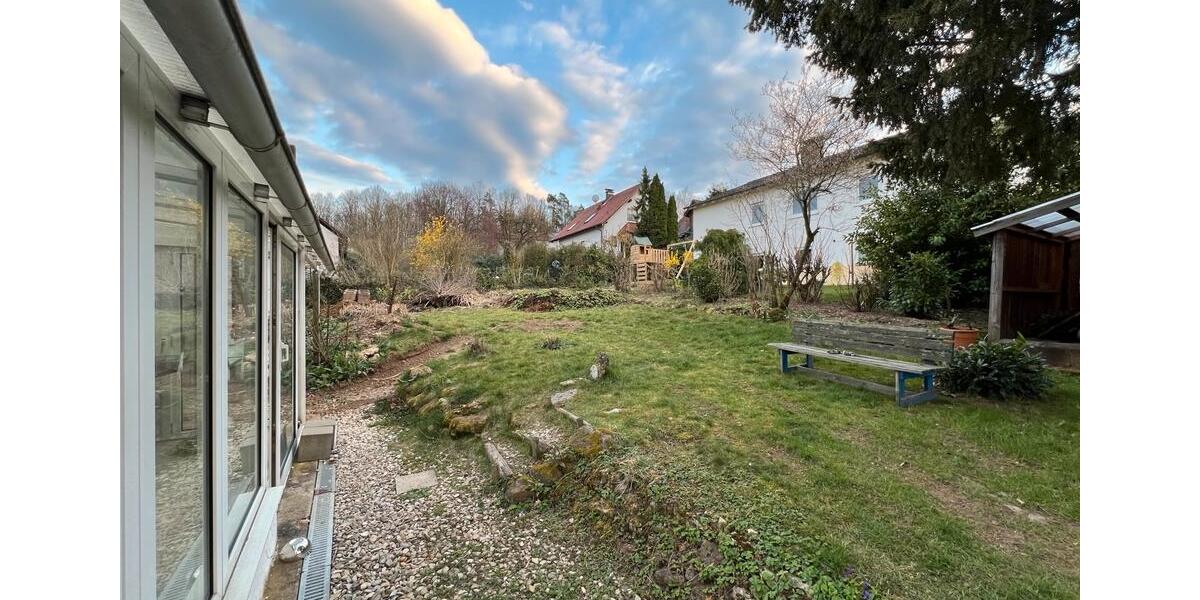 Einfamilienhaus Wiesenthau - 6 Zimmer, 180 m&sup2;, 1.600&euro; | Angebot:25859620