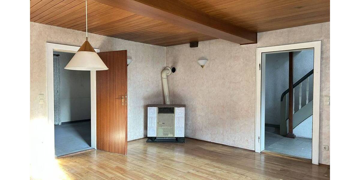 Mehrfamilienhaus, Wohnhaus Erlangen / Frauenaurach Frauenaurach - 8 Zimmer, 236 m&sup2;, 359.000&euro; | Angebot:25701559