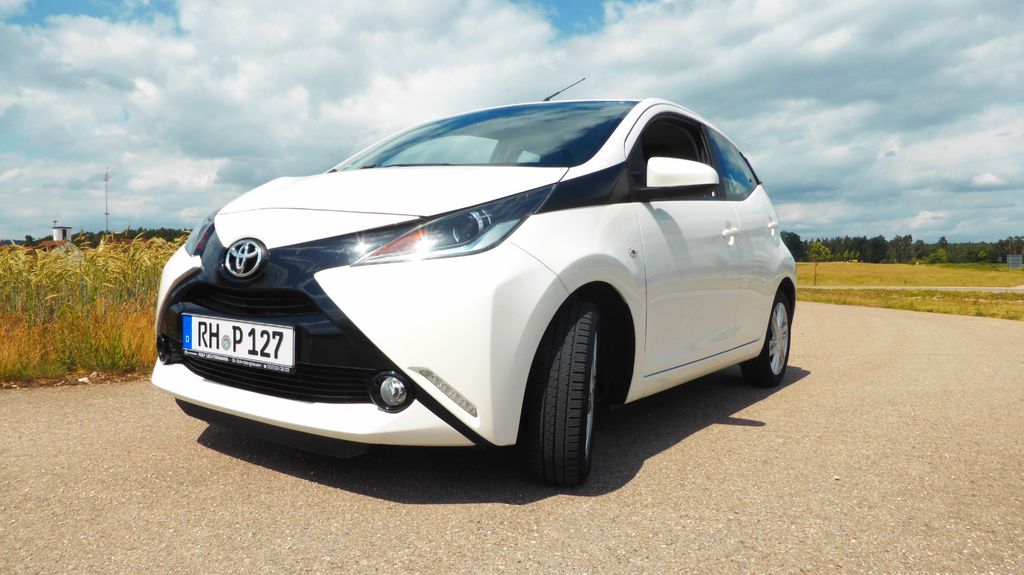 Toyota Aygo (X) 63.000 km 8.600 &euro; Büchenbach 91186