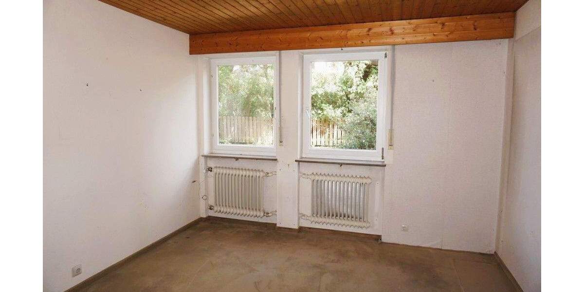 Reihenmittelhaus Nürnberg Röthenbach b Schweinau - 8 Zimmer, 158 m&sup2;, 399.000&euro; | Angebot:25704367