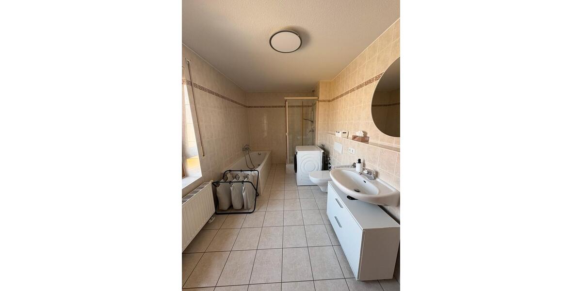 Etagenwohnung Hausen - 3 Zimmer, 83 m&sup2;, 790&euro; | Angebot:25832042