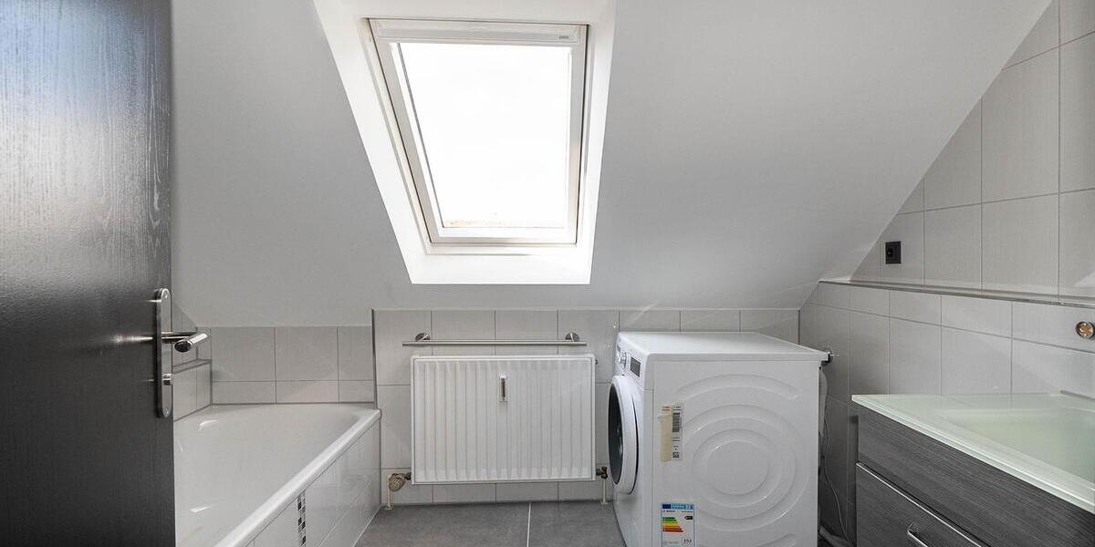 Großzügige Wohnung mit sonniger Dachloggia, Einbauküche und Garage! - 3- Roth 10809576143 | Angebot:25943101