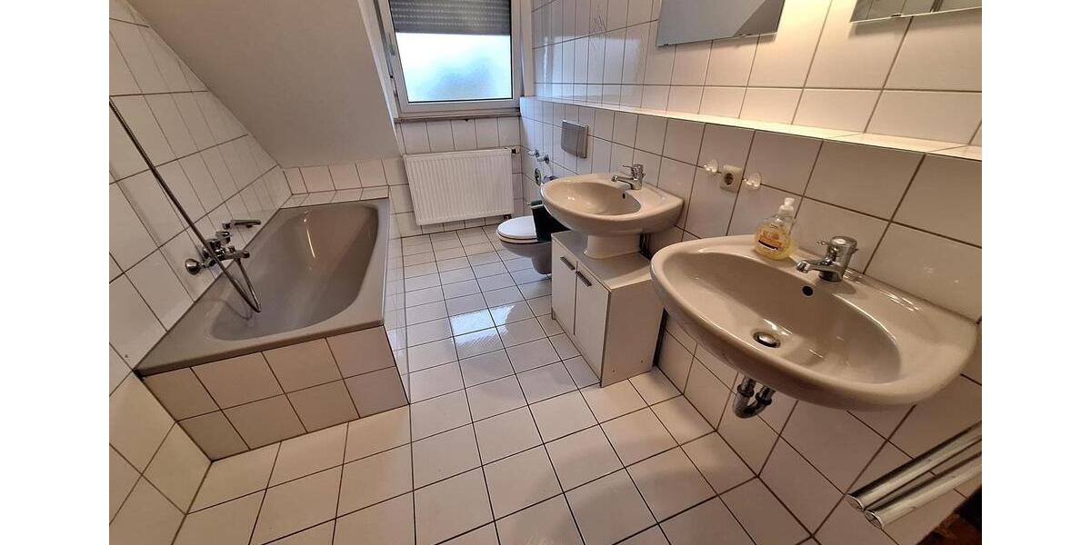 Dachgeschoßwohnung Nürnberg Eberhardshof - 3 Zimmer, 83 m&sup2;, 1.075&euro; | Angebot:25945306