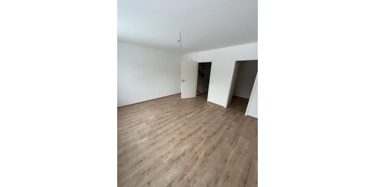 Reihenhaus Roth - 5 Zimmer, 140 m&sup2;, 1.540&euro; | Angebot:25175097