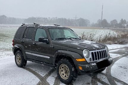 Jeep Cherokee 170.000 km 2.500 &euro; Erlangen 91058