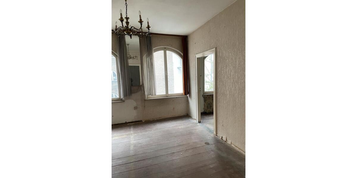 Etagenwohnung Nürnberg Sankt Leonhard - 8 Zimmer, 200 m&sup2;, 300.000&euro; | Angebot:26998845