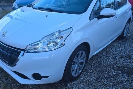 Peugeot 208 103.155 km 4.999 &euro; Fürth 90765