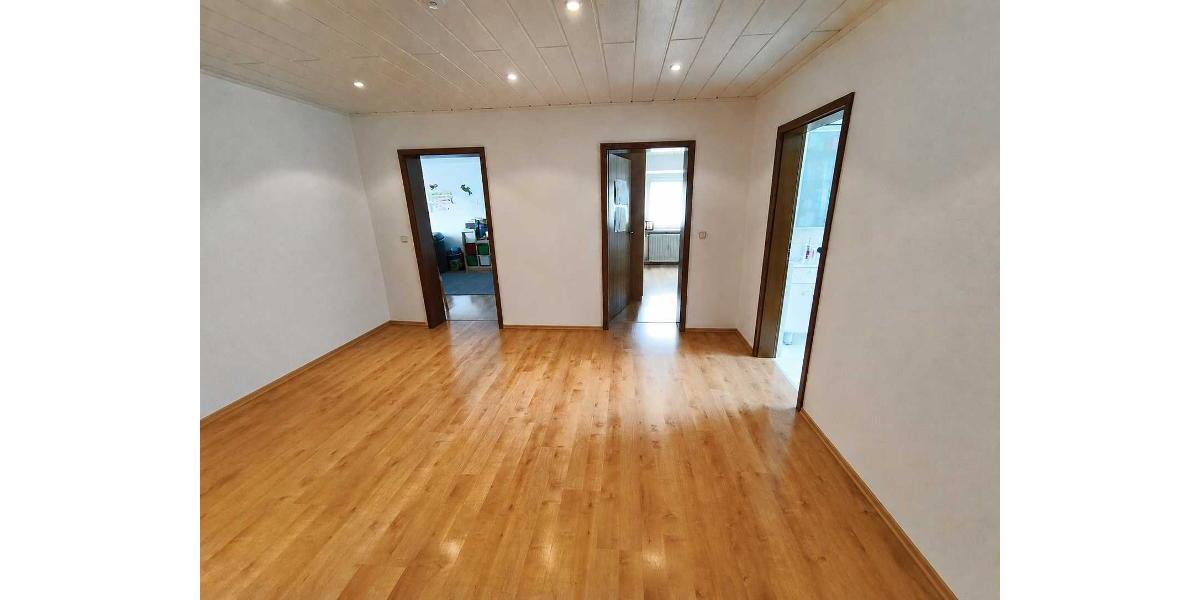 3 Zi. Wohnung im EG mit Terrasse, Gartenmitbenutzung und Garage - Etagenwohnung Hessdorf | Angebot:27314099
