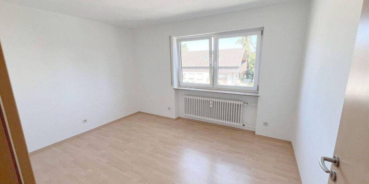 Etagenwohnung Fürth Unterfürberg - 4 Zimmer, 104 m&sup2;, 900&euro; | Angebot:26795100