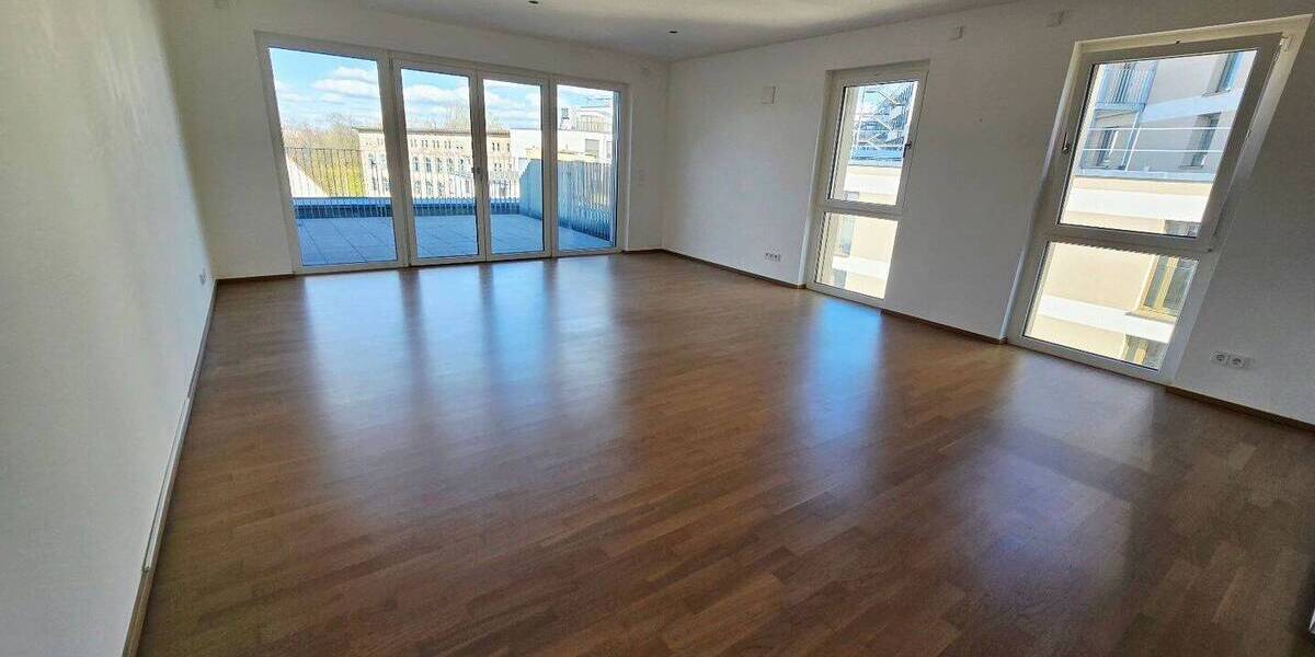 Etagenwohnung Nürnberg Gleißbühl - 3 Zimmer, 118 m&sup2;, 1.750&euro; | Angebot:25957436