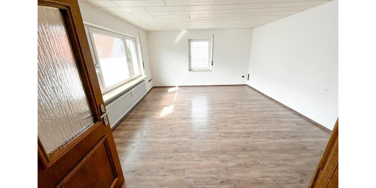 Etagenwohnung Pyrbaum - 5 Zimmer, 123 m&sup2;, 990&euro; | Angebot:25859935