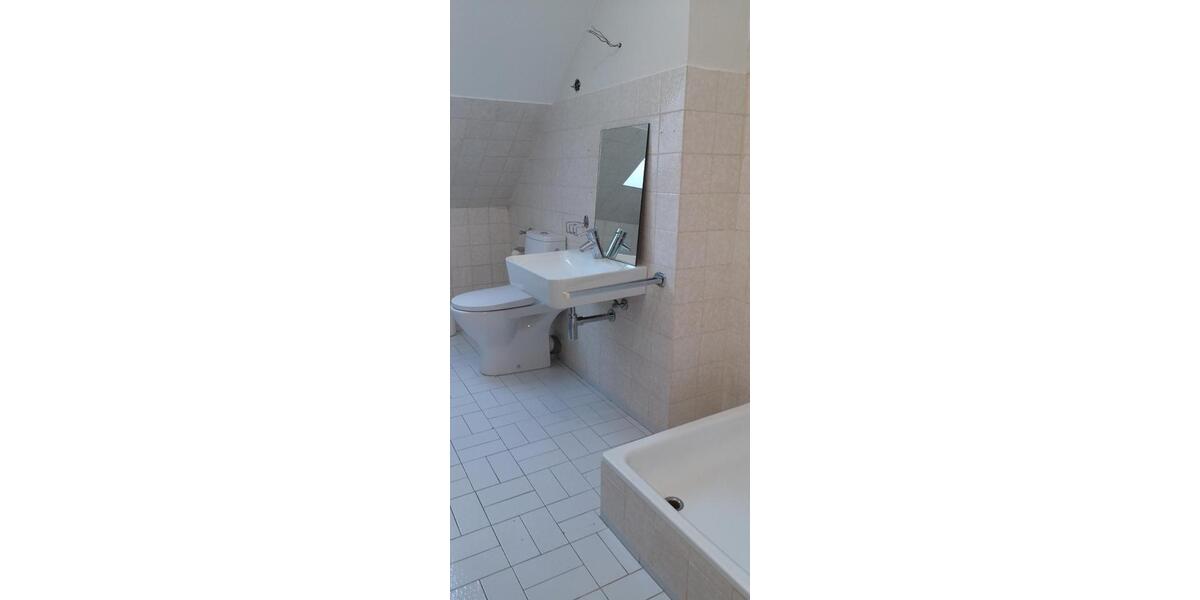 Reihenhaus Zirndorf - 6 Zimmer, 150 m&sup2;, 1.750&euro; | Angebot:26634678