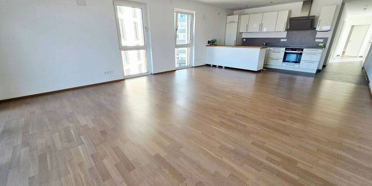Etagenwohnung Nürnberg Gleißbühl - 3 Zimmer, 118 m&sup2;, 1.750&euro; | Angebot:25957436