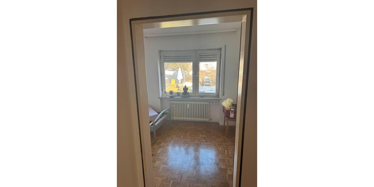 Hochparterre Röttenbach - 4 Zimmer, 142 m&sup2;, 1.390&euro; | Angebot:25922036