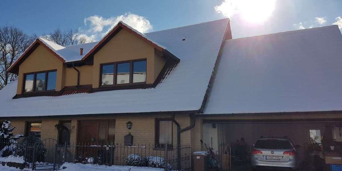 Einfamilienhaus Roßtal - 11 Zimmer, 200 m&sup2;, 699.000&euro; | Angebot:24790284