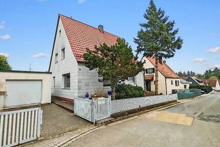 Haus Heroldsberg - 8 Zimmer, 190 m&sup2;, 535.000&euro; | Angebot:26641790