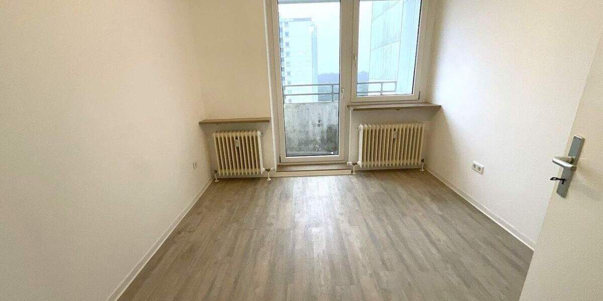 Etagenwohnung Nürnberg Langwasser - 3 Zimmer, 80 m&sup2;, 899&euro; | Angebot:25780095