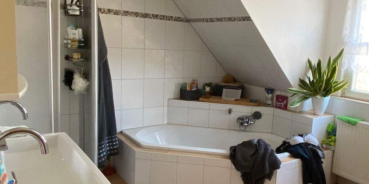 Doppelhaushälfte Langensendelbach Bräuningshof - 5 Zimmer, 140 m&sup2;, 1.575&euro; | Angebot:25937341