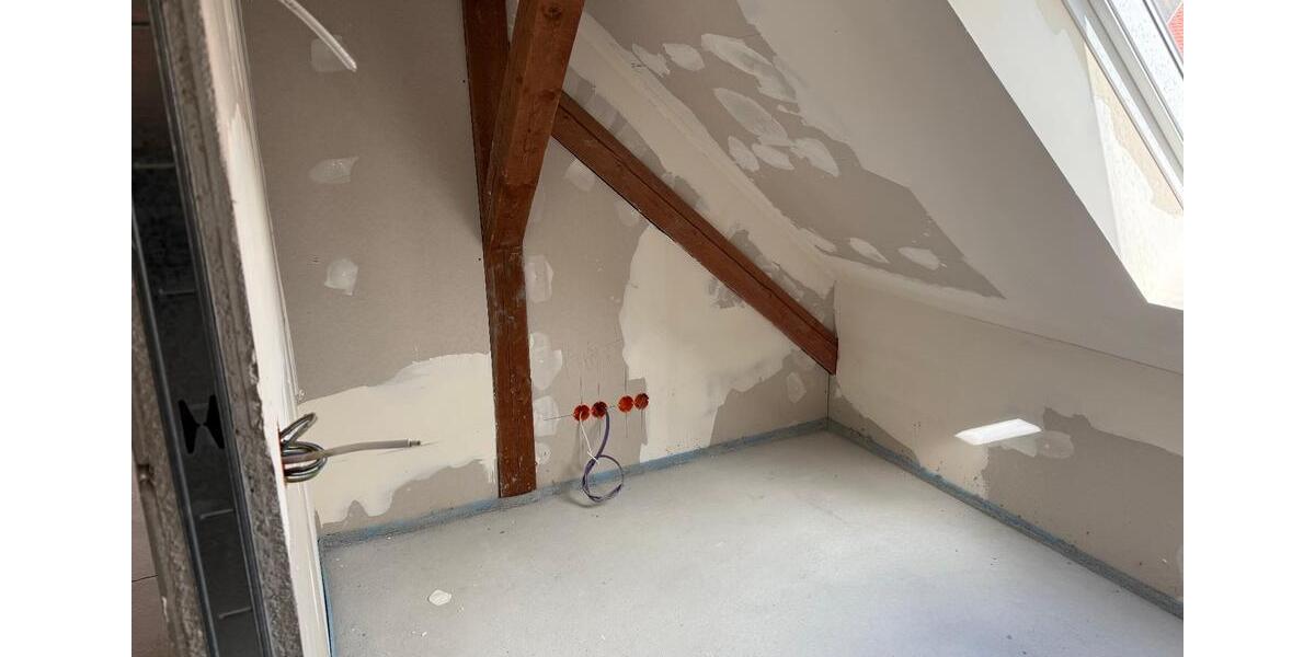 Dachgeschoßwohnung Simmelsdorf - 4.5 Zimmer, 80 m&sup2;, 240.000&euro; | Angebot:25902273