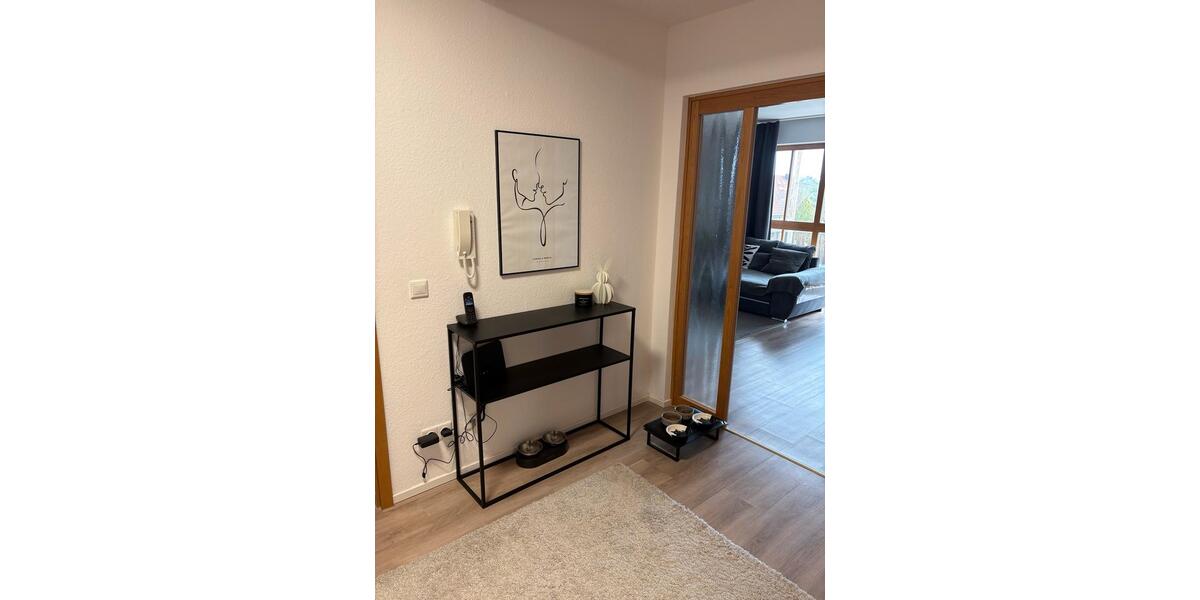 Etagenwohnung Hausen - 3 Zimmer, 83 m&sup2;, 790&euro; | Angebot:25832042