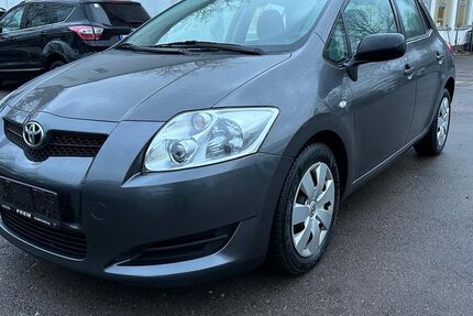 Toyota Auris 263.000 km 2.490 &euro; Schwabach 91126