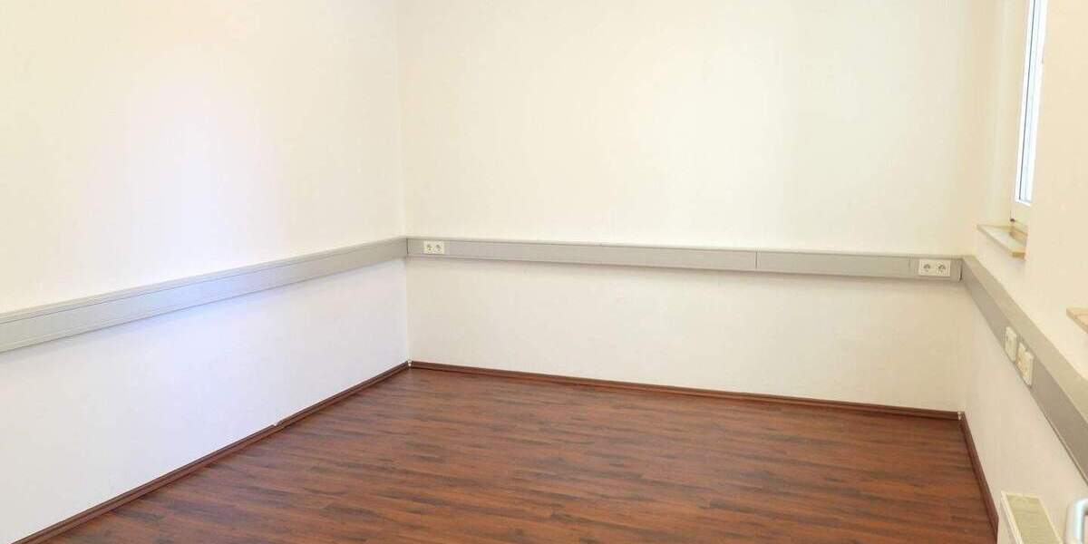 Gewerbeobjekt Nürnberg St Peter - 4 Zimmer, 100 m&sup2;, 890&euro; | Angebot:25915935