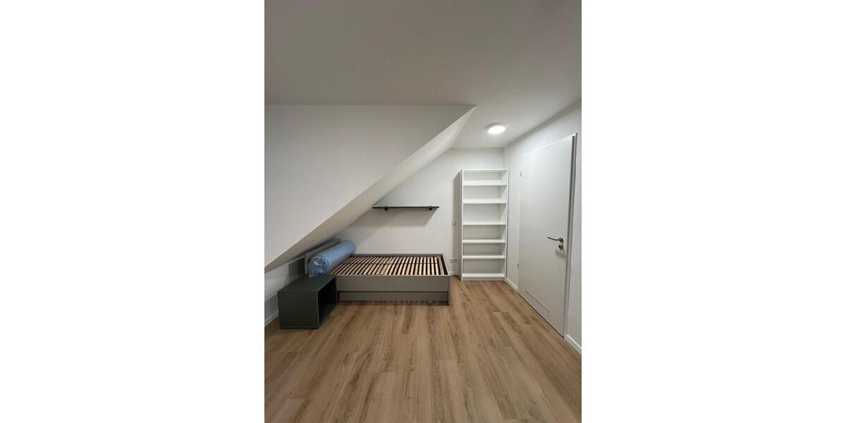 Dachgeschoßwohnung Erlangen Am Anger - 1 Zimmer, 24 m&sup2;, 700&euro; | Angebot:25872180
