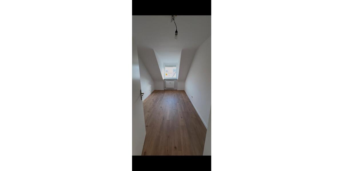 Dachgeschoßwohnung Nürnberg Altenfurt - 3 Zimmer, 75 m&sup2;, 1.200&euro; | Angebot:25962935