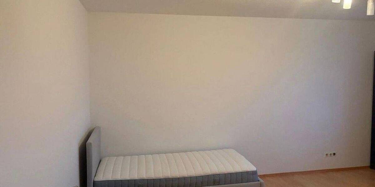 Etagenwohnung Erlangen Büchenbach - 1 Zimmer, 33 m&sup2;, 610&euro; | Angebot:26790895
