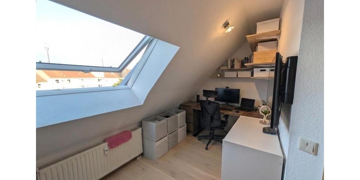 Dachgeschoßwohnung Nürnberg Hasenbuck - 3 Zimmer, 102 m&sup2;, 385.000&euro; | Angebot:26355393