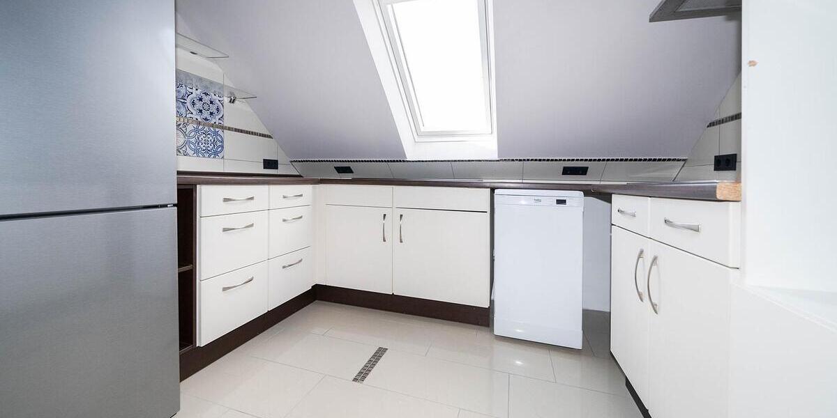 Großzügige Wohnung mit sonniger Dachloggia, Einbauküche und Garage! - 3- Roth 10809576143 | Angebot:25943101