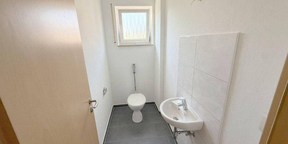 Etagenwohnung Fürth Unterfürberg - 4 Zimmer, 104 m&sup2;, 900&euro; | Angebot:26795100