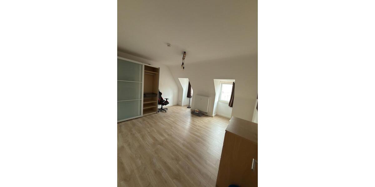 Dachgeschoßwohnung Nürnberg Gibitzenhof - 2 Zimmer, 76 m&sup2;, 700&euro; | Angebot:25942826